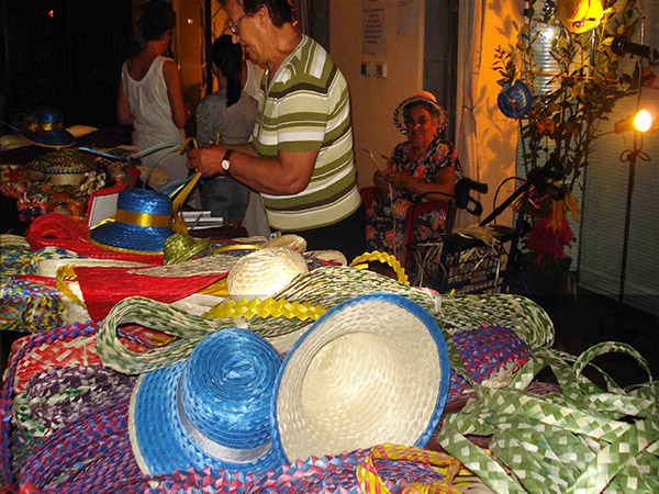 Anziane-al-mercatino